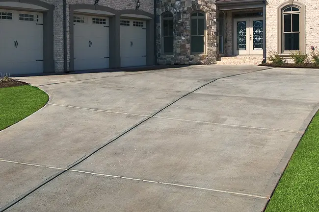 Driveway-Pressure-Washing-BEFORE-ic-webp